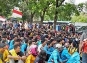 Pendemo Rumah SBY : Minta SBY Jangan ”Baper”