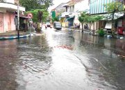 3 Jam Diguyur Hujan, JL  Re Martadinata Tergenang