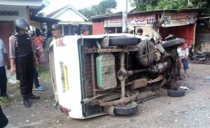 Truck Pasir Vs Angkot, 2 Tewas Di TKP, Sopir Angkot Kritis