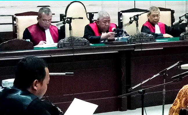 Terbukti Terima Suap, Tiga Pimpinan DPR Mojokerto Divonis 4 Tahun Penjara