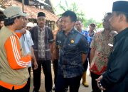 Bupati Nyono Serahkan Bantuan Kepada Korban Angin Puting Beliung