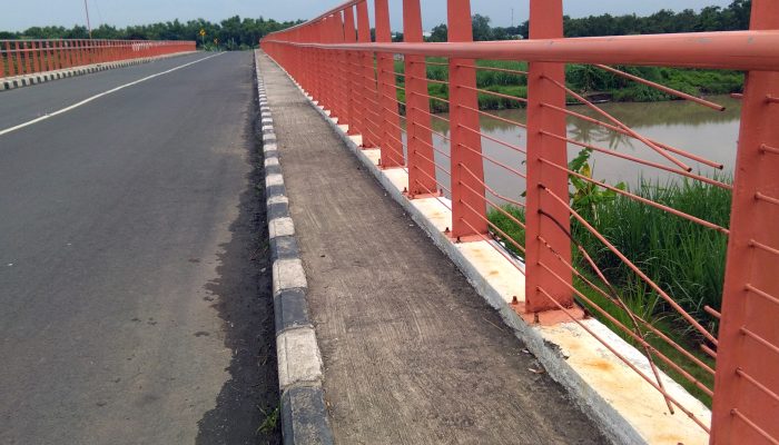 Dibangun Rp 40,203 M Jembatan Dimojokerto Amburadul
