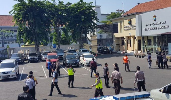 Polrestabes Surabaya Diguncang Bom