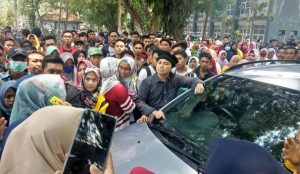 Tuntut Yayasan Keluarkan SK Rektor Definitif, Mahasiswa Undar Demo Yayasan