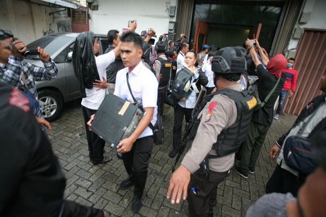 Polisi geledah kantor PT Anugerah Langkat makmur