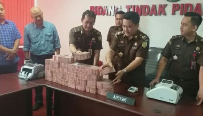 Dirut PT BRU Terdakwa Mark-Up Proyek  Jalan, Kembalikan Rp 3 Milyar Ke Kejati