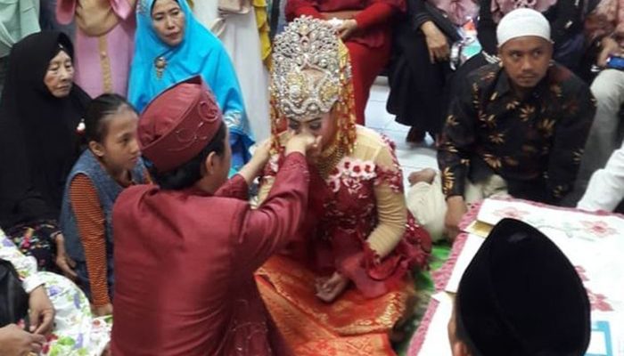 Pemuda Di Palembang Terpaksa Menikah Dikantor Polisi, Karena Tertangkap Curi Sepeda Motor