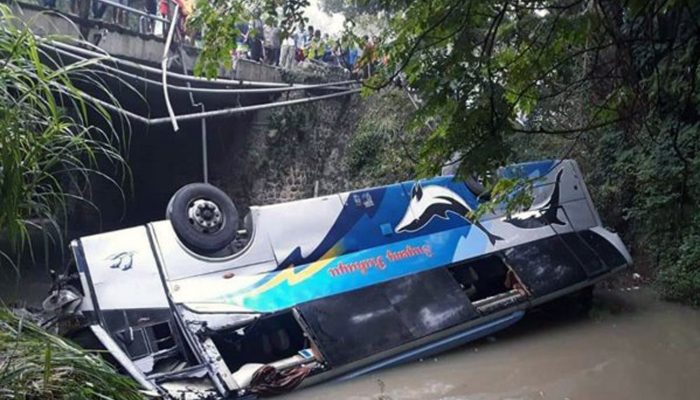Bus Sugeng Rahayu Terjun Kesungai Di Ngawi, 2 Orang Tewas 14 Penumpang Luka
