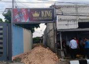 Tanah Diserobot, Warga Tuban Blokir Jalan Akse Masuk Ke Tiga Tempat Karaoke