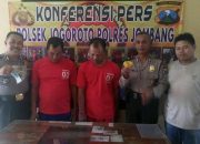 Lagi Asyik Berjudi Di Bulan Puasa, 2 Pria Di Jombang Ditangkap Polisi