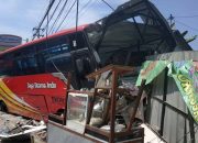 Bus Jaya Utama Indah Tabrak Bangunan Di Bojonegoro, Diduga Akibat Rem Blong