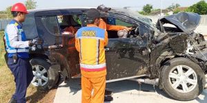 Diawali Pecah Ban, Kecelakaan Maut 2 Mobil Keluarga TNI di Tol Sragen-Solo, 1 Balita Tewas.