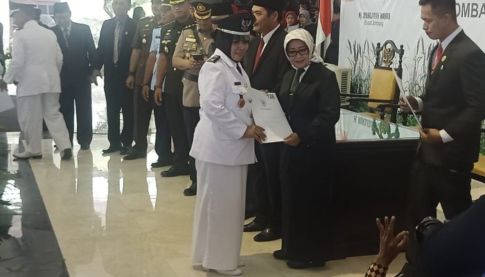 Bupati Mundjidah, Lantik 279 Kades Terpilih di Kabupaten Jombang