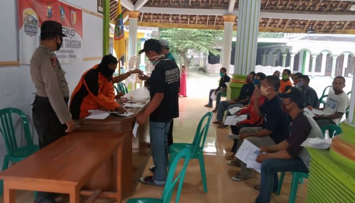 Pemdes Sumbergondang Salurkan BST Tahap II Ke Warga Terdampak COVID-19