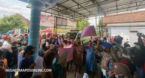 Demonstrasi Warga Berhasil, Lsm Arak Minta Warga Awasi Pengisian Perangkat Desa Sumberagung