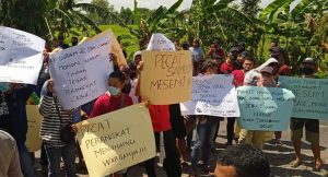 Hamili Janda, Perangkat Desa Di Ponorogo Didemo Warganya