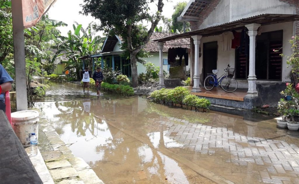 Tangul Brantas Ambrol Air Mulai masuk Dusun Jatipandak 1
