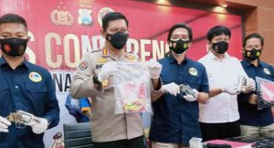 Polda Jatim Tangkap Pengedar Sabu Bersenpi, Asal Jombang