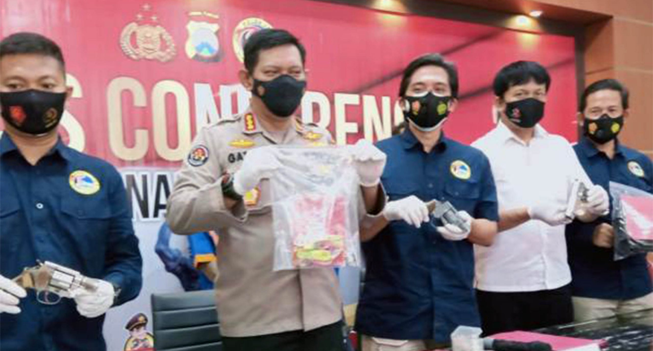 Polda Jatim Tangkap Pengedar Sabu Bersenpi di Jombang scaled