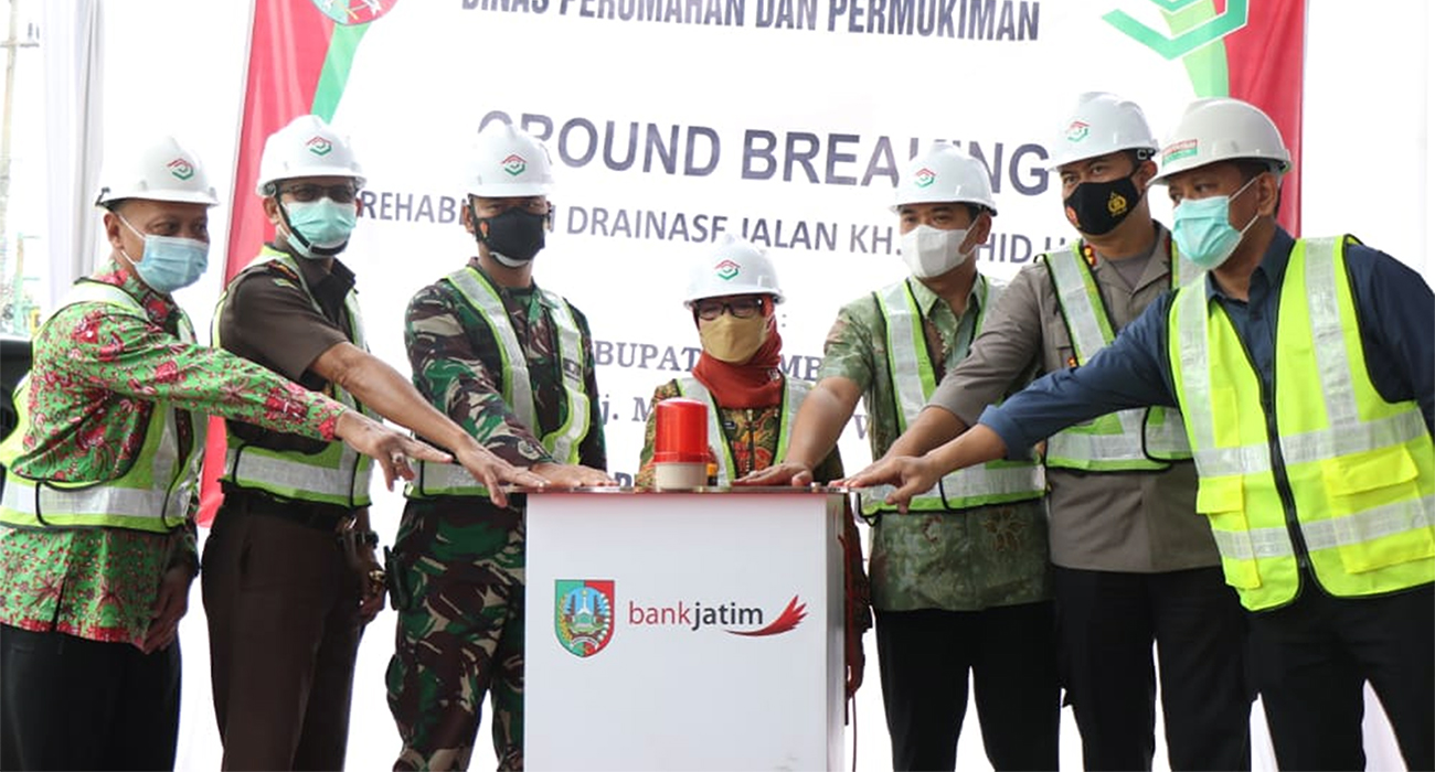 Ground Breaking Rehab Drainase Dan Trotoar JL KH Wahid Hasyim Dimulai