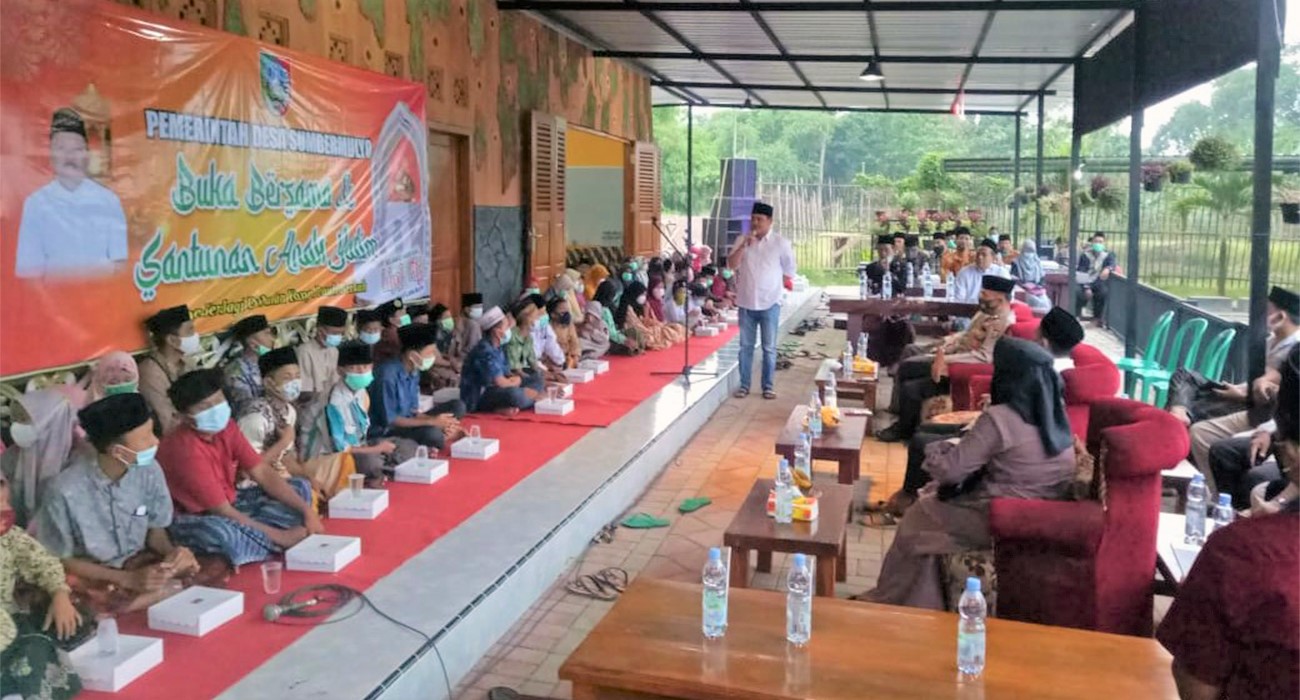 Wabub Jombang Sumrambah Hadiri Buka bersama dan Santunan anak yatim Desa Sumbermulyo.jpg