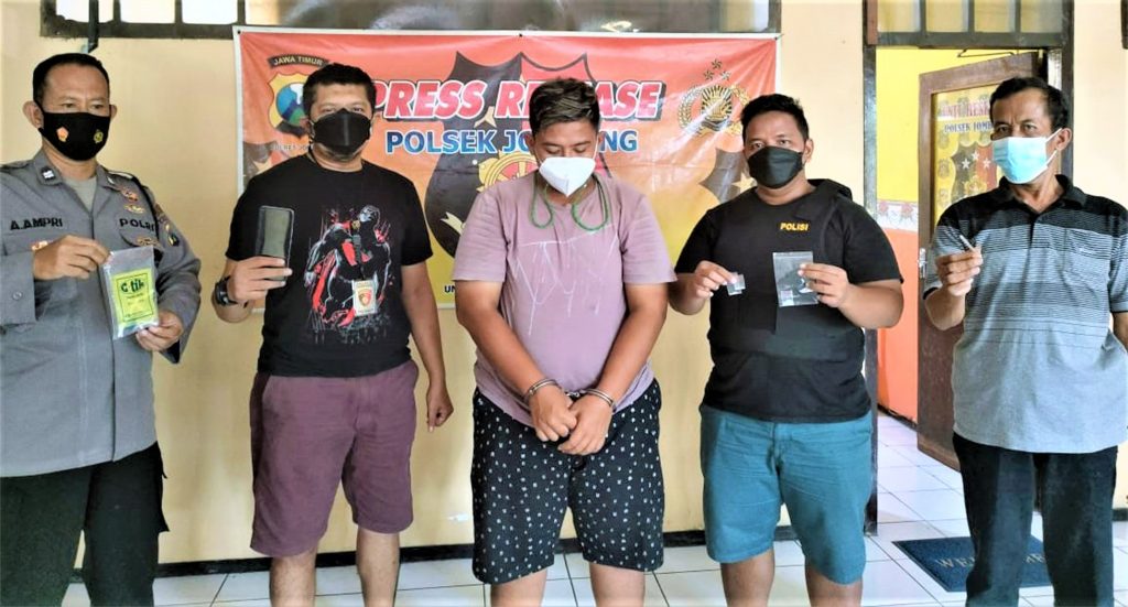 Tunggu Pembeli Sabu Di SPBU, Yang Datang Malah Polisi