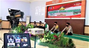 Polres Jombang Bersama Ribuan Ulama Dan Masyarakat Lintas Negara Ikhtiar Bathin Ketuk Pintu Langit