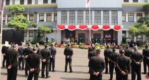 Bupati Mundjidah, Pimpin Upacara Hari Jadi Ke 111 Pemkab Jombang Dan Hari Santri Nasional 2021