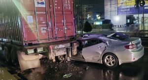 Sedan Hantam Truk Kontainer Di Palembang, Pak Dokter Tewas