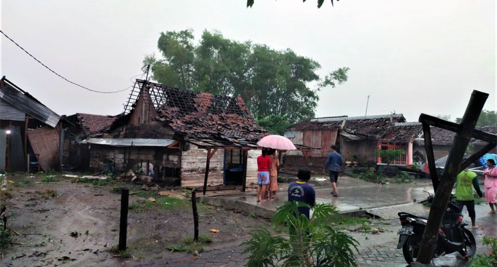 Puluhan Rumah Di Jombang Rusak Disapu Angin Puting Beliung