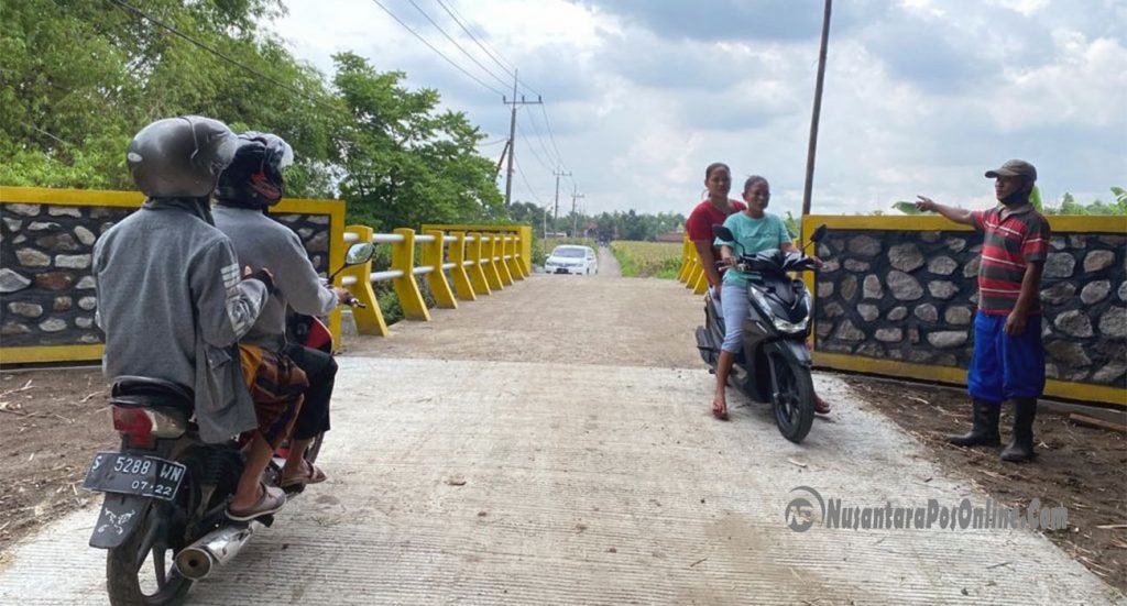 Disperkim Jombang Tuntaskan Pembangunan Jembatan Desa Kedunglumpang