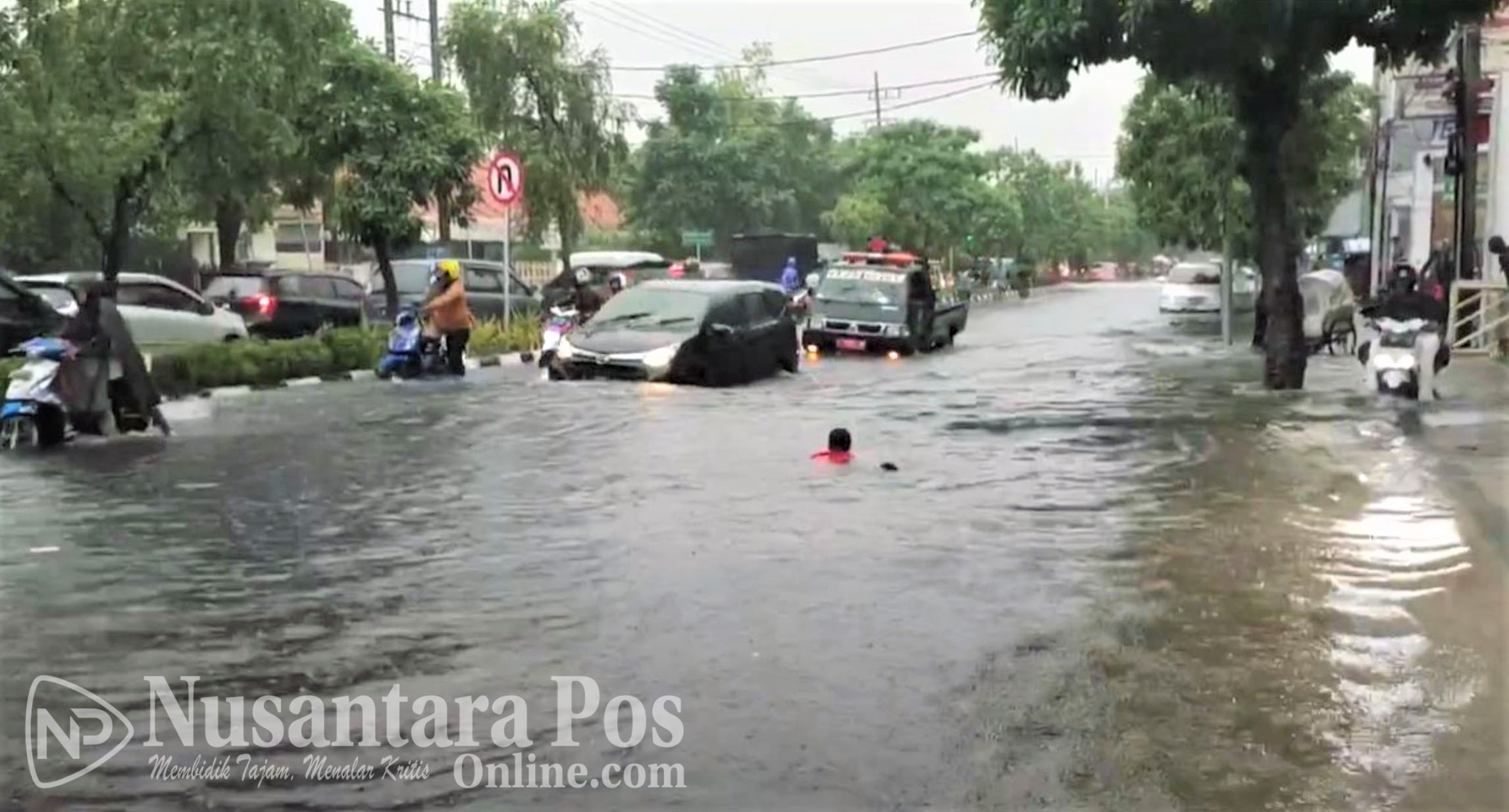 Banjir di Surabaya 1