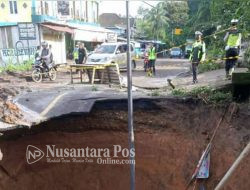 Jalintengsum Akses Muara Enim-Baturaja Amblas, Lalu Lintas Lumpuh 10 Jam