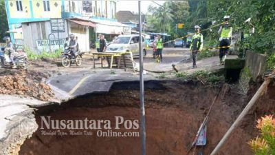 Jalintengsum Akses Muara Enim-Baturaja Amblas, Lalu Lintas Lumpuh 10 Jam