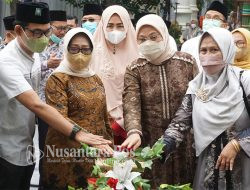 Menaker RI Ida Fauziah Hadiri Wisuda Putranya Di Ponpes Bahrul Ulum Jombang