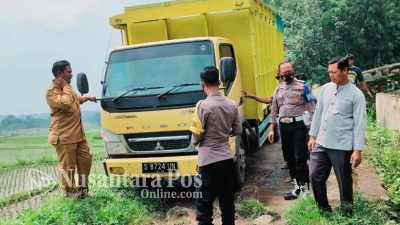 Geger, Mobil Truk Misterius Sudah 3 Hari Terparkir di Persawaan Pacet Mojokerto