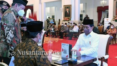 Jokowi-Ma`ruf Amin Serahkan Zakat ke Baznas