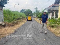 Dorong Pertumbuhan Ekonomi Warga, Pemdes Podoroto Jombang Bangun Jalan Lapen