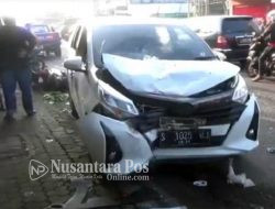 Sopir Diduga Ngantuk, Toyota Calya Tabrak Pemotor di Jombang, 2 Korban Tewas