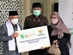 BAZNAS dan Wapres RI Salurkan Bantuan Kepada Santripreneur di Jawa Timur