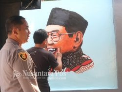 Sambut Hari Bhayangkara, Seniman Kopi Lukis Mural Tokoh Asal Jombang