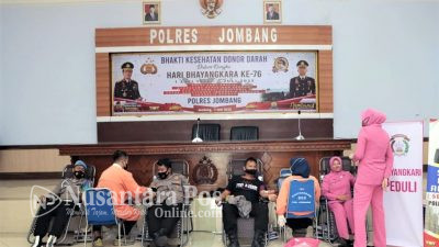Kegiatan Donar Darah Polres Jombang, Tarjetkan Minimal Himpun 100 Kantoang Darah