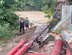 Dihantam Banjir, Jembatan Gantung Desa Keban Agung Muara Enim Putus, 1 Rumah Rusak