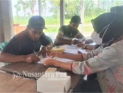 Dinas Perkim Jombang Serahkan Buku Tabungan ke 47 Penerima Bantuan Program BSPS 2022