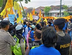 Demo Mahasiswa Tolak Kenaikan Harga BBM di DPRD Jombang Ricuh
