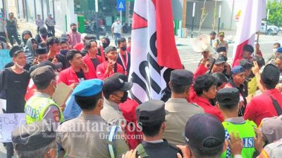 Demo Tolak Harga BBM Naik Kembali Terjadi di Jombang, Hari Ini Giliran GMNI Turun Kejalan