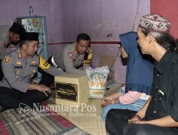 Kapolres Jombang Takziah dan Memberikan Santuan Kepada Korban Tragedi Kanjuruan