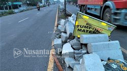 ARAK : Proyek Siluman Pemasangan Kerb Pembatas Jalan Nasional di Jombang Jalan Ditempat