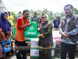 Sambangi Warga Terdampak Angin Kencang di Banjardowo Bupati Jombang Salurkan Bantuan