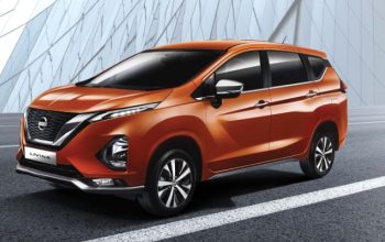 mobil nissan livina